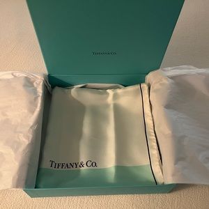 Tiffany Scarf   New in box